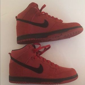 Brand NEW Nike Dunk Hi Sneakers, RED